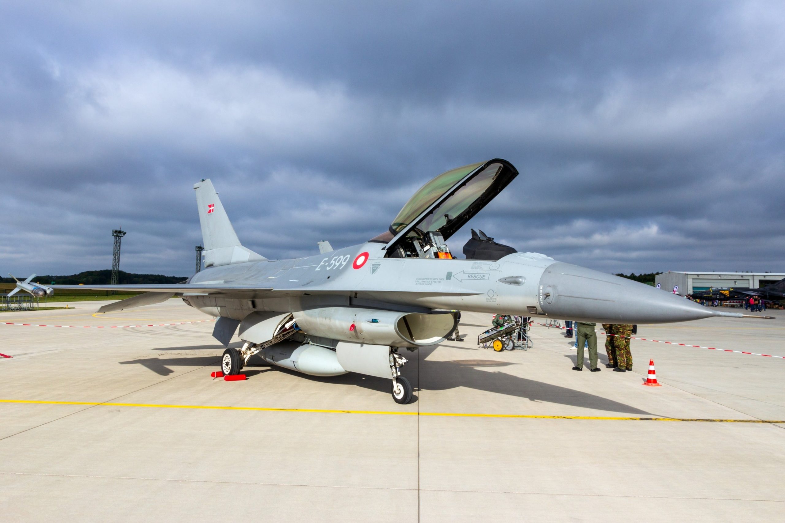 ?????????
/p
pLockheed Martin F-16AM/BM Fighting Falcon ?????????? ??? ?????. ???? ? ????????? ??????.