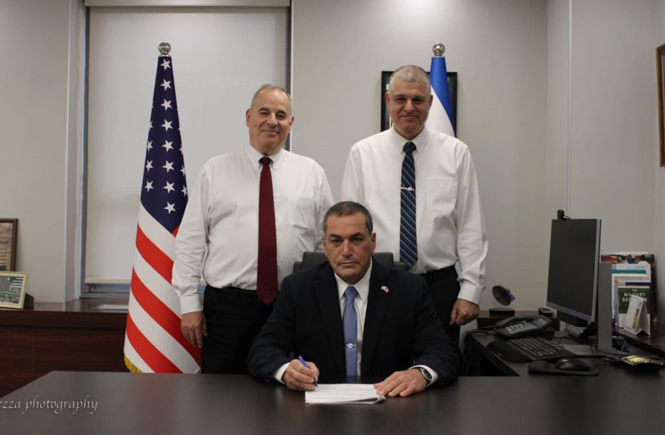 Signing of the agreement regarding F-15 fighter jets. November 2024.
/p
pPhoto: Israeli Ministry of Defense