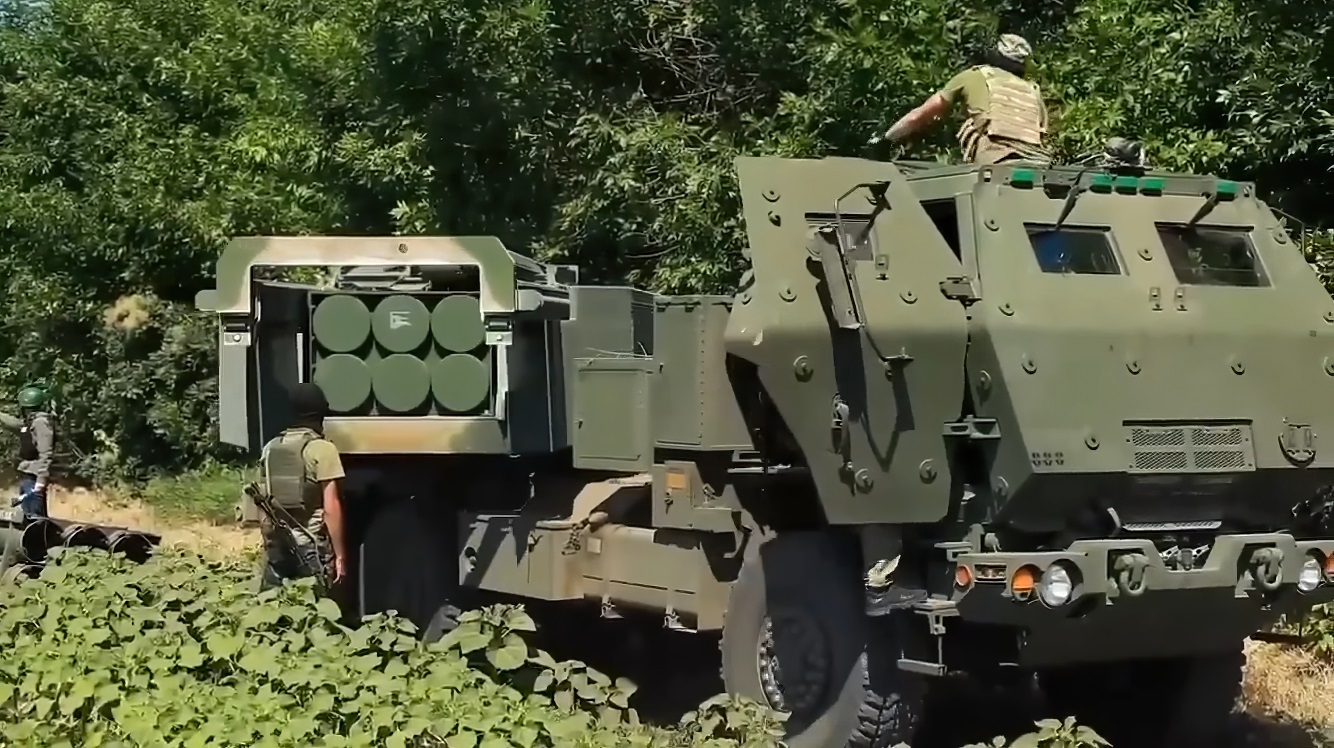 M142 HIMARS MLRS of the Ukrainian military.
/p
pJuly 2022. Ukraine. Frame from a video by Yurii Butusov