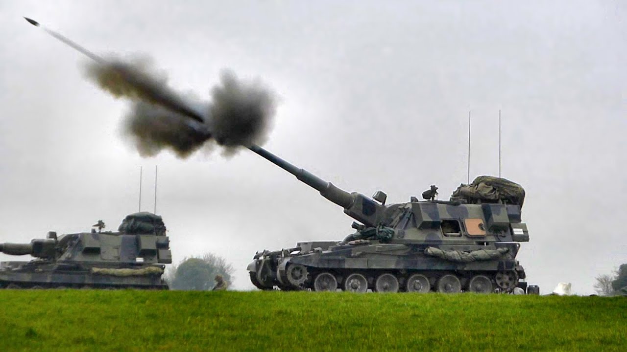 AS-90 155-mm self-propelled howitzer.
/p
pSource: UK Ministry of Defense