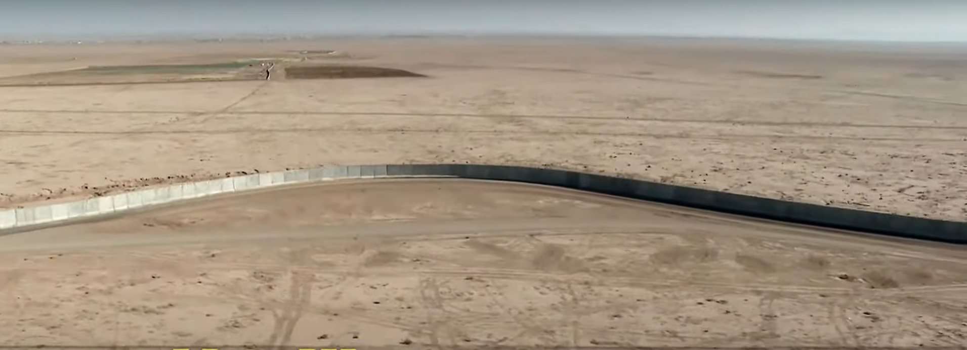 The wall on the Iranian-Afghan border.
/p
pNovember 2024. Iran. Frame from a video by ribnews