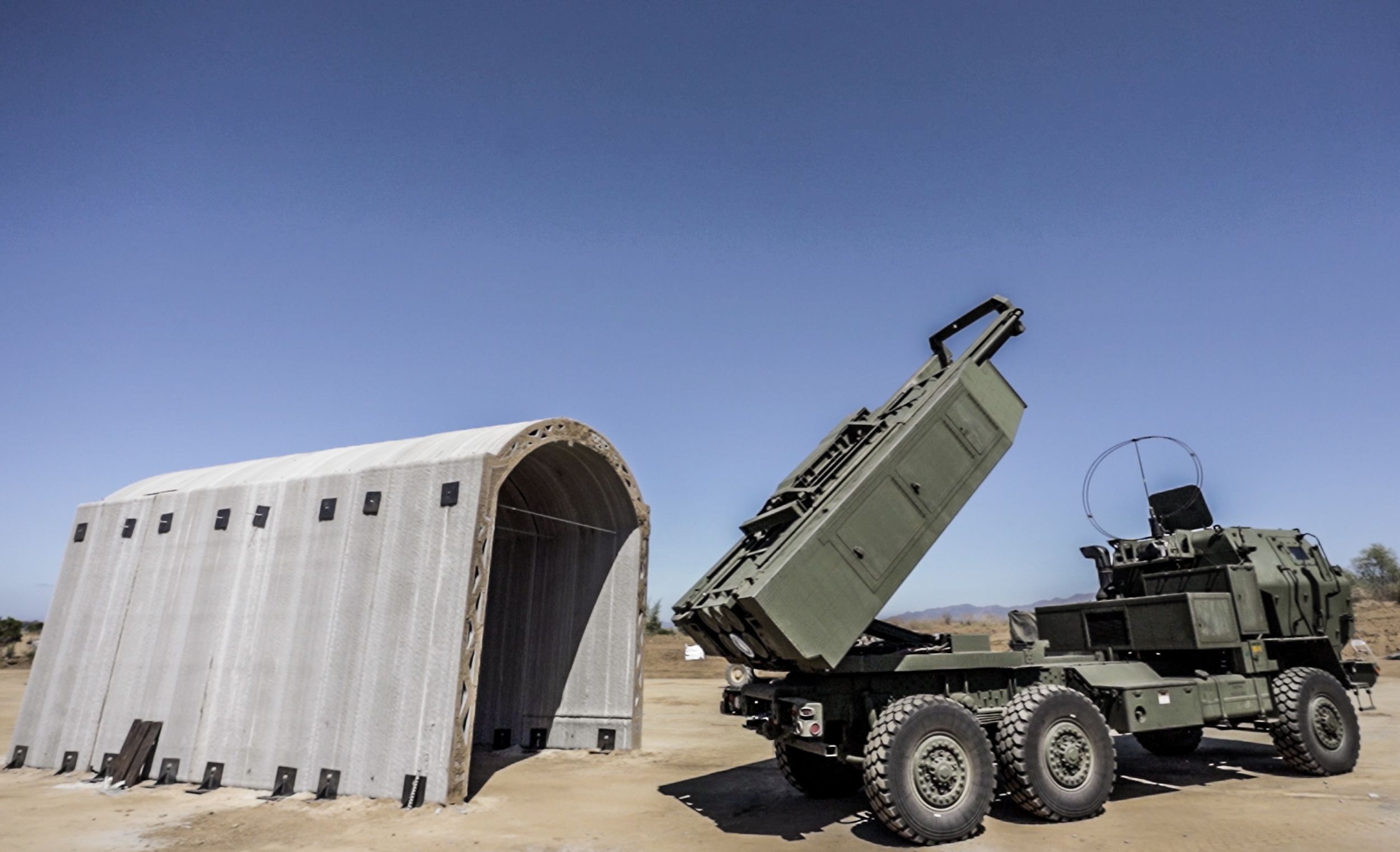 Speczial`nij angar pobudovanij portativnim 3D printerom dlya RSZV Himars za dekil`ka godin. Foto: USMC