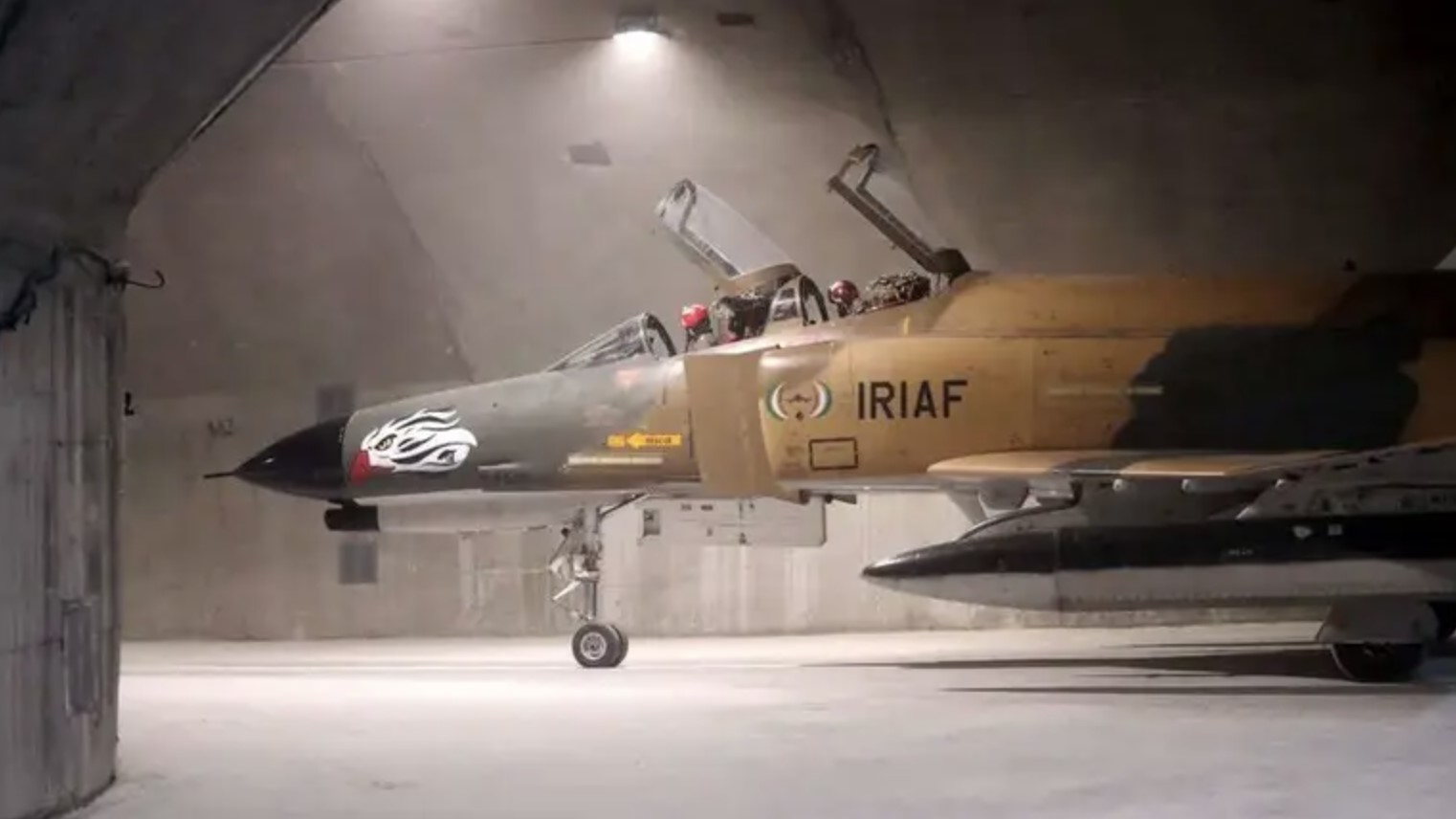 A fighter jet at an underground base of the Iranian Air Force. Photo credits: West Asia News Agency