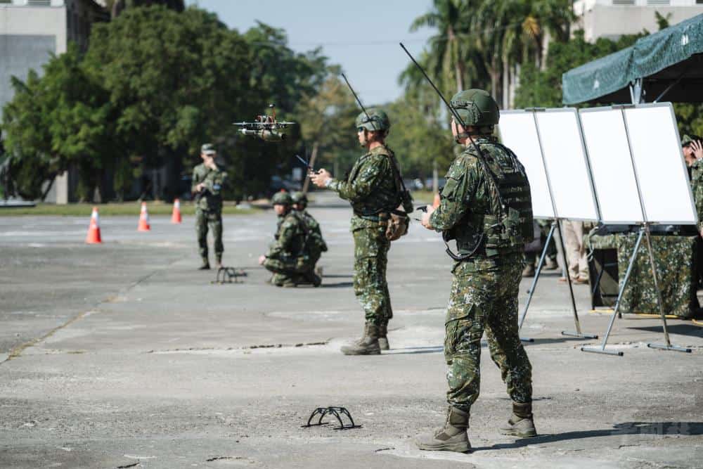 Taiwanese soldiers with an FPV drone. Source: Ministry of Defense of the Republic of China