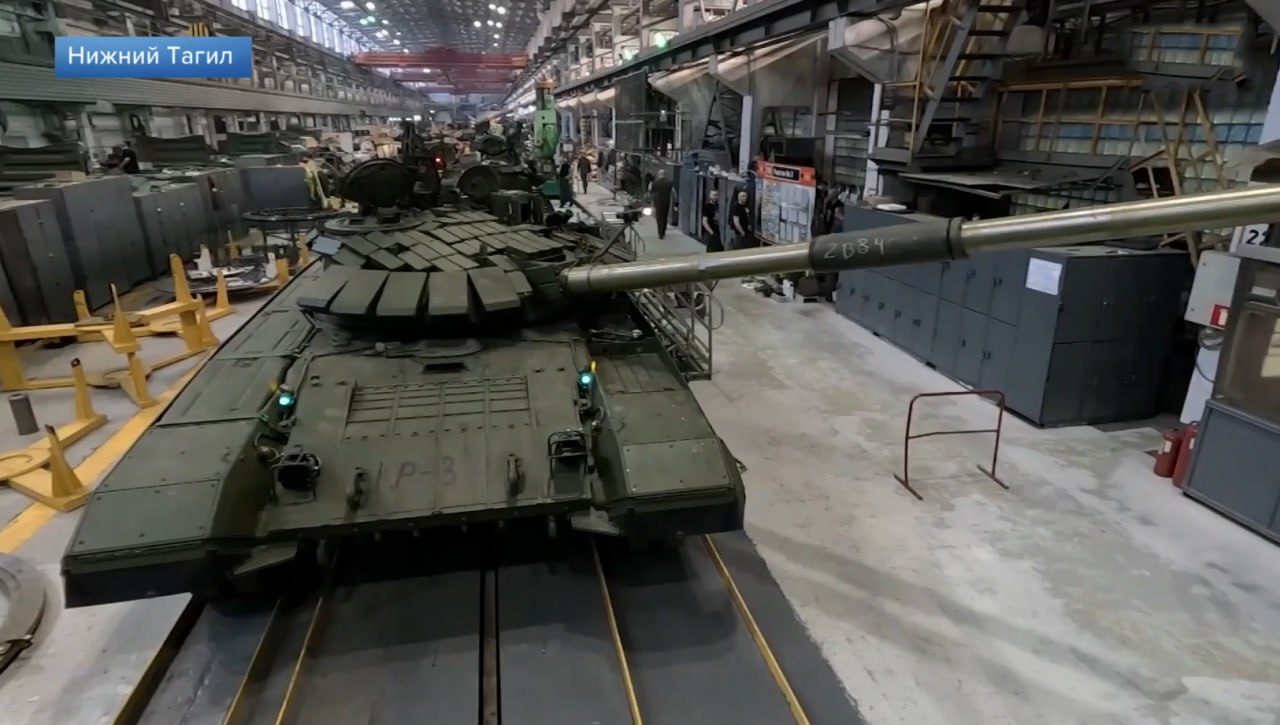 T-72B3 model 2024 on the assembly line of the Uralvagonzavod, February 2024. Photo credits: Russian media